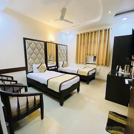 Hotel Pradeep Palace Gorakhpur Exterior foto