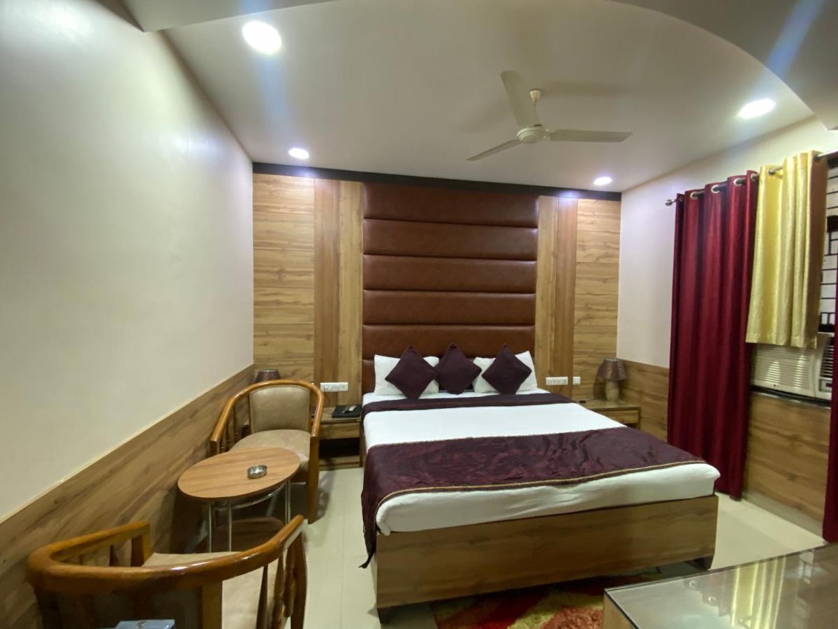 Hotel Pradeep Palace Gorakhpur Exterior foto