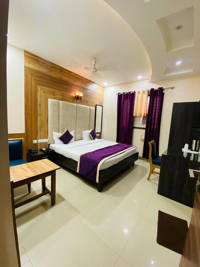 Hotel Pradeep Palace Gorakhpur Exterior foto